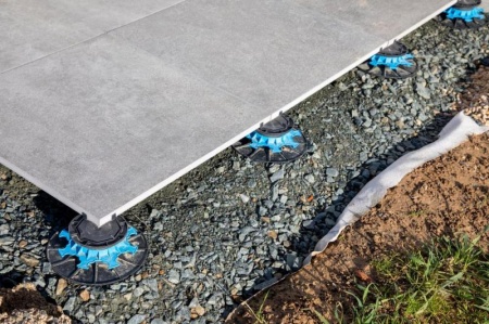 Quel rev&ecirc;tement choisir pour r&eacute;nover une terrasse &agrave; Amn&eacute;ville sans refaire toute la structure ?